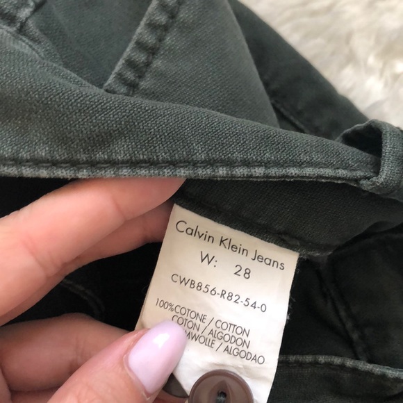 🎀Calvin Klein Forest Green capris - Picture 5 of 5